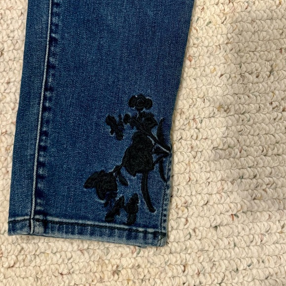 Lucky “Lolita Skinny” mid-rise jeans w/embroidery- size 6 (waist 28) - Picture 5 of 13